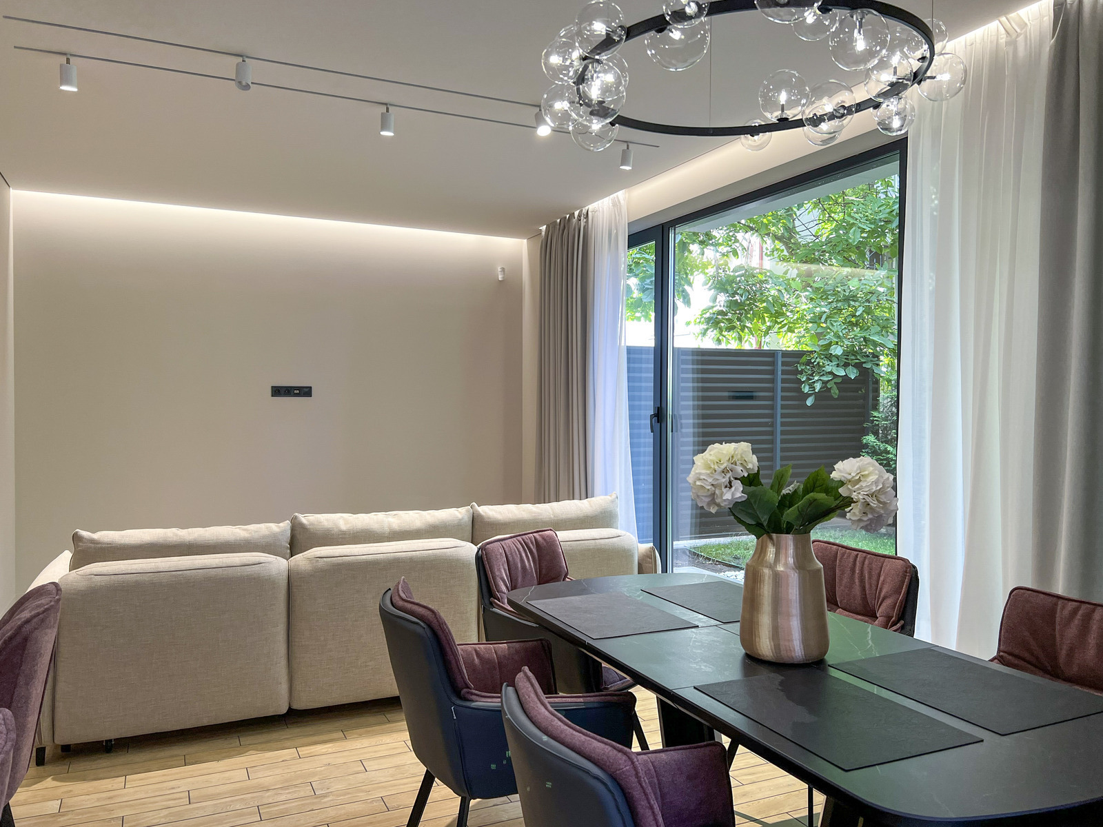       ',  ',    Obolon Residences, Smart Plaza,    8