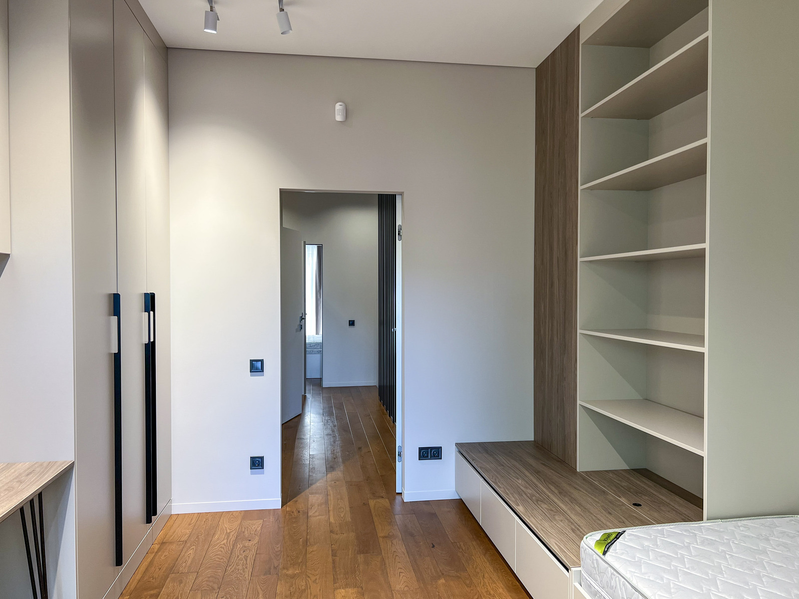       ',  ',    Obolon Residences, Smart Plaza,    29