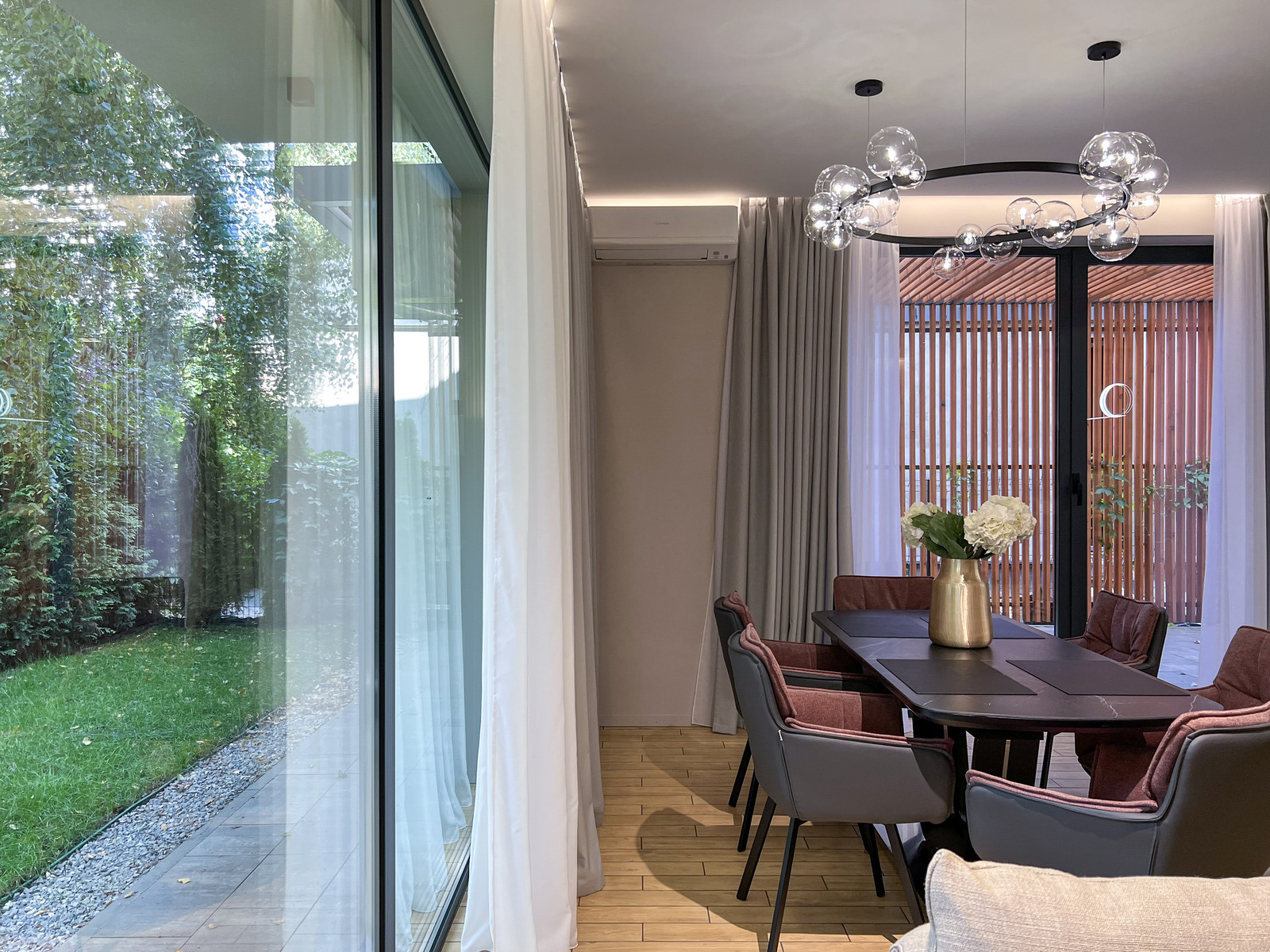       ',  ',    Obolon Residences, Smart Plaza,    16