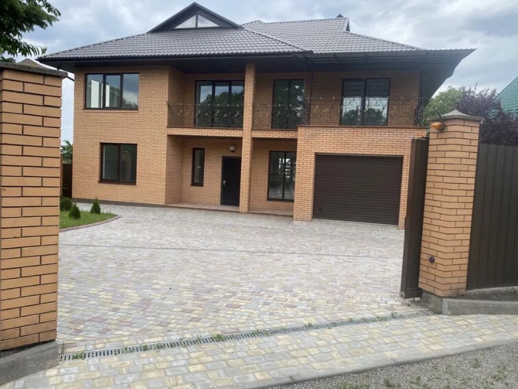 Продається новий житловий сучасний будинок в старому місті площею 430 кв.м. фото 1 Продається новий житловий сучасний будинок в старому місті площею 430 кв.м. фото 1