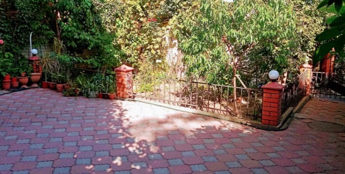 Продаж 2-поверхового будинку 106 кв.м. майже в центрі міста. фото 1 Продаж 2-поверхового будинку 106 кв.м. майже в центрі міста. фото 1