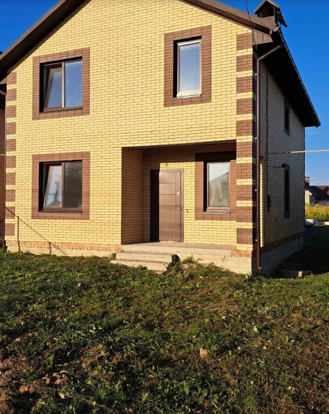 Продається 2-х поверховий будинок, р-н Старе місто, потребує ремонту. фото 1 Продається 2-х поверховий будинок, р-н Старе місто, потребує ремонту. фото 1