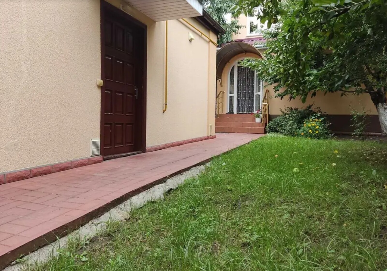 Продається будинок 2 поверхи. Ремонт, р-н Старого міста фото 1 Продається будинок 2 поверхи. Ремонт, р-н Старого міста фото 1