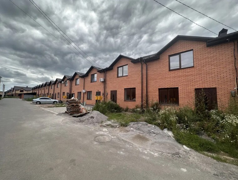 Продається таунхаус в районі перемичка. 90 кв.м. частково з ремонтом. фото 1 Продається таунхаус в районі перемичка. 90 кв.м. частково з ремонтом. фото 1