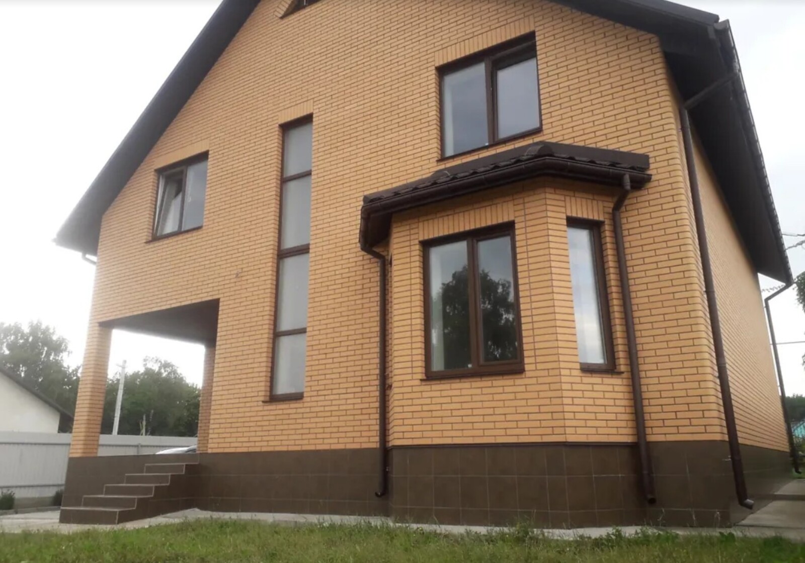 Продається 2-х поверховий будинок р-н Академічний 200 кв.м. фото 1 Продається 2-х поверховий будинок р-н Академічний 200 кв.м. фото 1