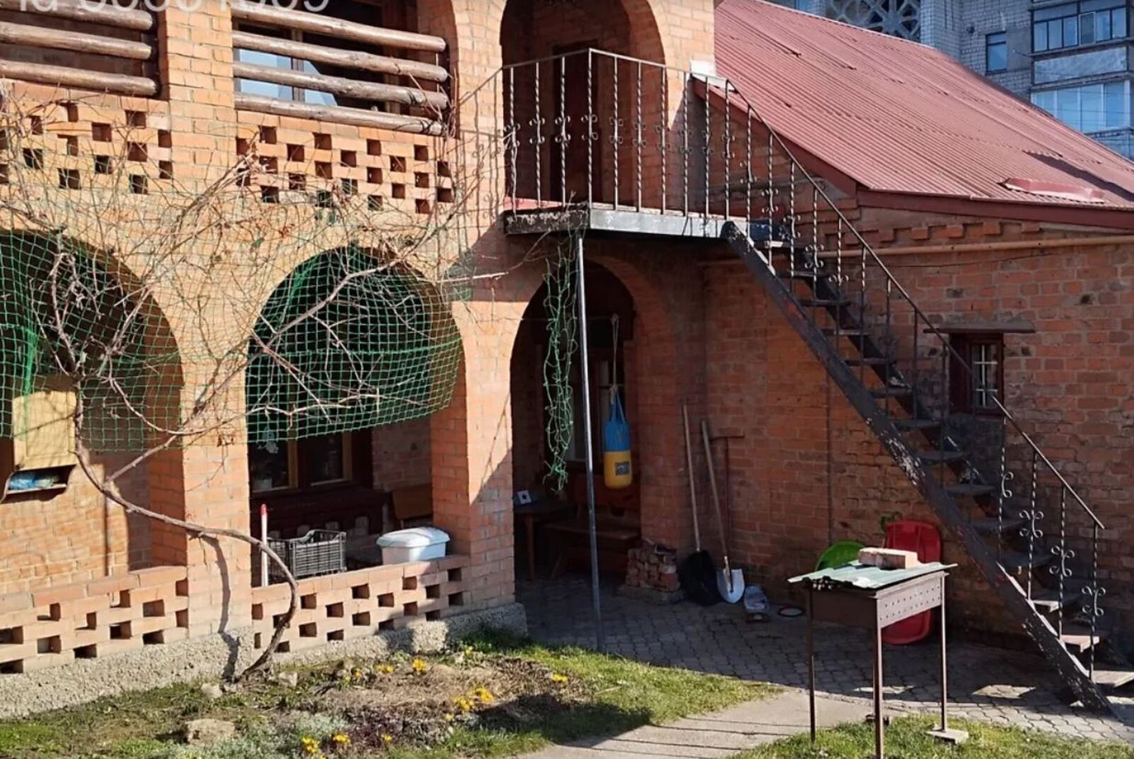 Продаж 2 поверхового будинку з гаражем і ділянкою на 4.8 сотки, 179 кв. м, 5 кімнат фото 1 Продаж 2 поверхового будинку з гаражем і ділянкою на 4.8 сотки, 179 кв. м, 5 кімнат фото 1