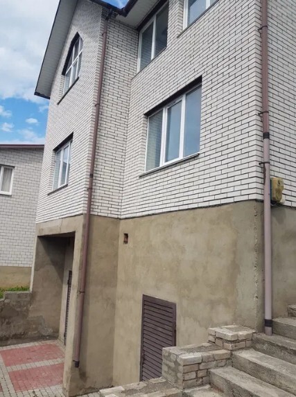 Продається 2-х поверховий будинок. 232 кв.м Р-н Слов'янка. Без ремонту, тільки внутрішні роботи фото 1 Продається 2-х поверховий будинок. 232 кв.м Р-н Слов'янка. Без ремонту, тільки внутрішні роботи фото 1