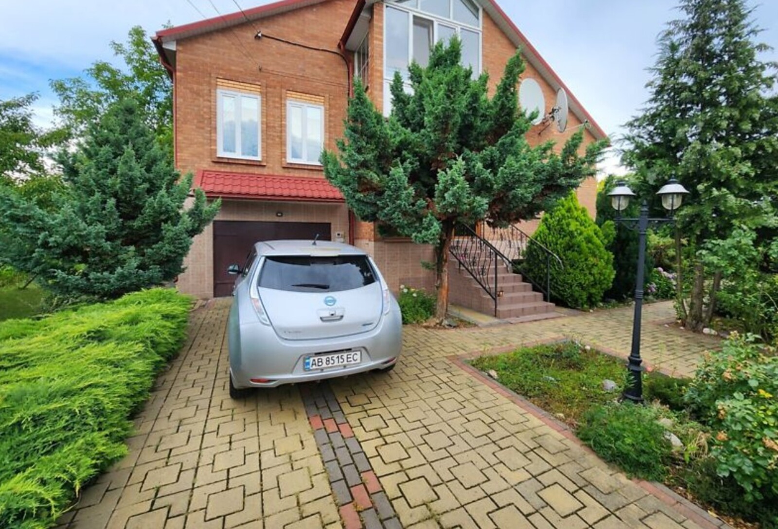 Продається будинок 225 кв.м. 2 поверхи, гарне місце Ленінський район фото 1 Продається будинок 225 кв.м. 2 поверхи, гарне місце Ленінський район фото 1