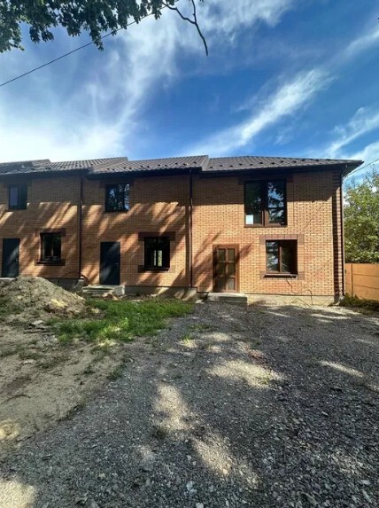 Продаються таунхауси в р-ні Пятничани. 70 кв.м. фото 1 Продаються таунхауси в р-ні Пятничани. 70 кв.м. фото 1