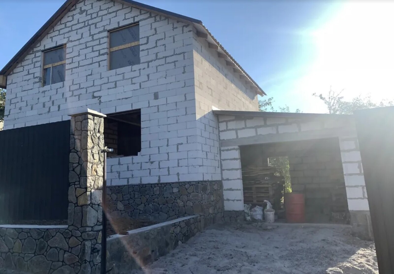 Продаж 2 поверхового будинку з ділянкою на 4 сотки, 100 кв. м, 3 кімнати фото 1 Продаж 2 поверхового будинку з ділянкою на 4 сотки, 100 кв. м, 3 кімнати фото 1