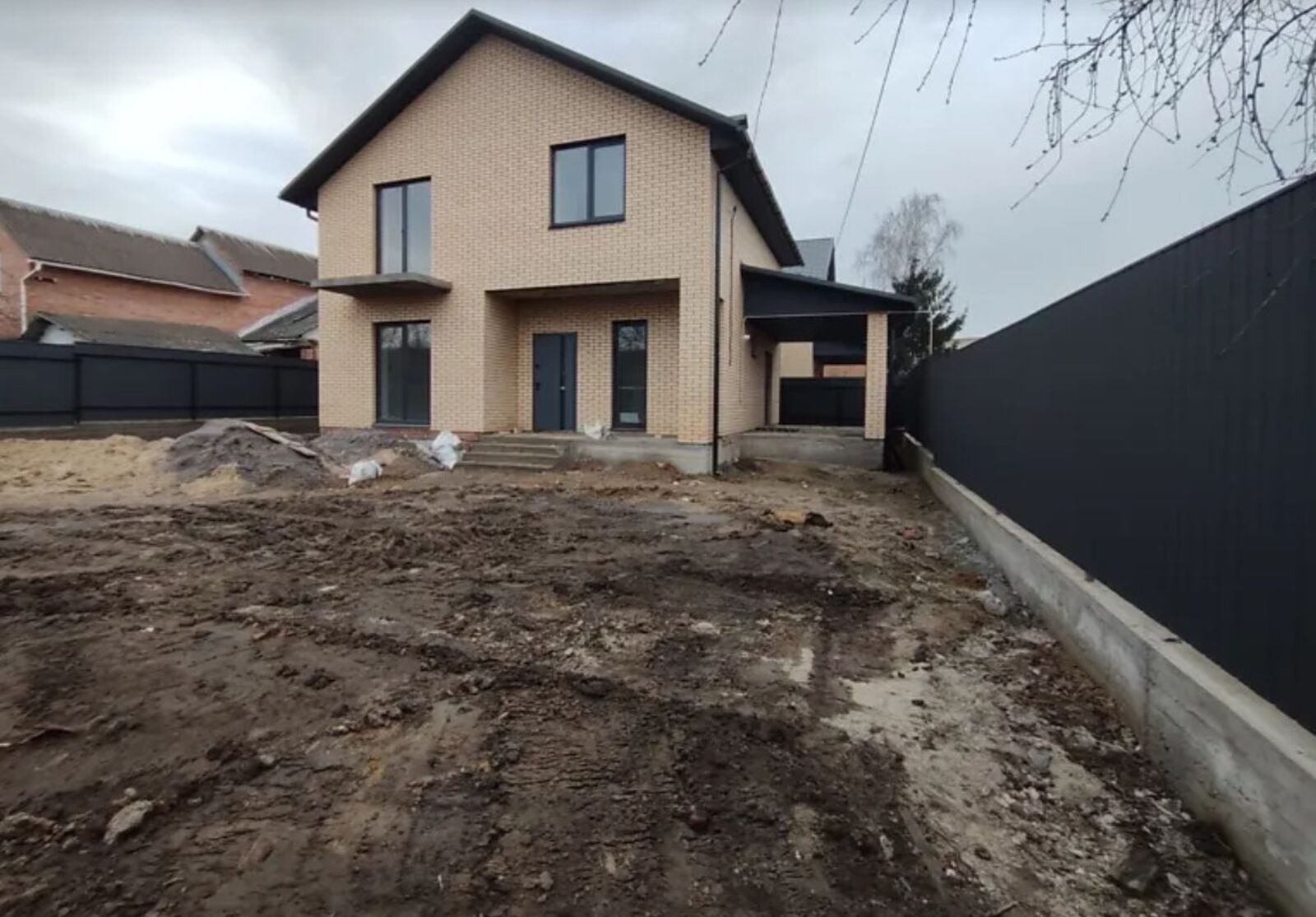 Продаж 2 поверхового будинку з ділянкою на 4.5 сотки, 128.62 кв. м, 4 кімнати. Внутрішні роботи. фото 1 Продаж 2 поверхового будинку з ділянкою на 4.5 сотки, 128.62 кв. м, 4 кімнати. Внутрішні роботи. фото 1