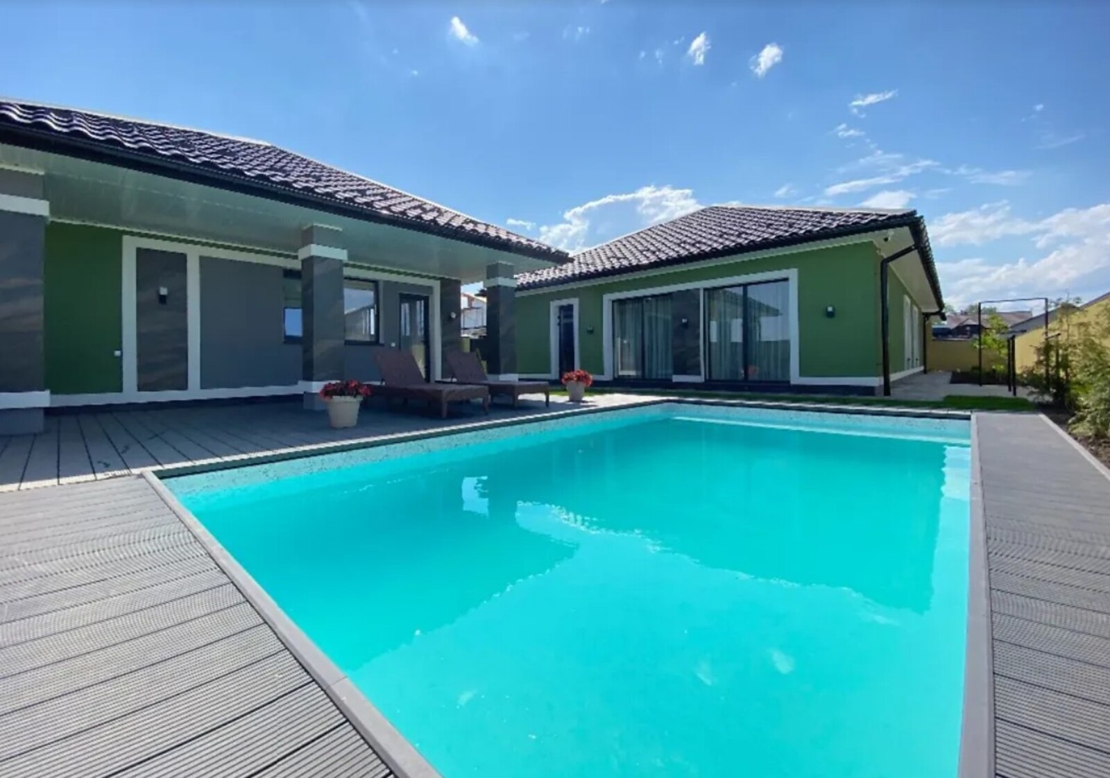 Продається 1-но поверховий будинок ЛЮКС. площа 155 кв.м. р-н Академічний фото 1 Продається 1-но поверховий будинок ЛЮКС. площа 155 кв.м. р-н Академічний фото 1