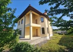 Продається 3-х поверховий будинок, без ремонту, Гніванське шосе. Площа 415 кв.м. фото 2 Продається 3-х поверховий будинок, без ремонту, Гніванське шосе. Площа 415 кв.м. фото 2