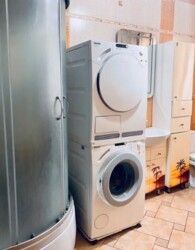 Продається гарний 2-х поверховий будинок, 258 кв.м. Все є, гарний ремонт фото 2 Продається гарний 2-х поверховий будинок, 258 кв.м. Все є, гарний ремонт фото 2