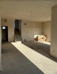 Продається 2-х поверховий будинок, Старе місто, без внутрішніх робіт фото 13 Продається 2-х поверховий будинок, Старе місто, без внутрішніх робіт фото 13