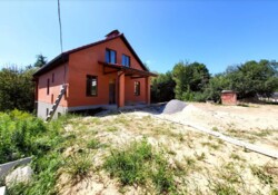 Продаэться 2-х поверховий житловий будинок р-н Пятничани фото 2 Продаэться 2-х поверховий житловий будинок р-н Пятничани фото 2