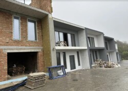 Продаж таунхаусу р-н Бучми, шикарне місце. 198 кв.м. фото 1 Продаж таунхаусу р-н Бучми, шикарне місце. 198 кв.м. фото 1