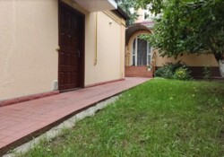 Продається будинок 2 поверхи. Ремонт, р-н Старого міста фото 1 Продається будинок 2 поверхи. Ремонт, р-н Старого міста фото 1