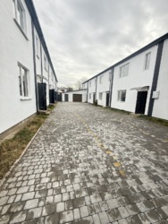 ПРОДАЖ 2-ПОВЕРХОВОГО ТАУНХАУСА З ДІЛЯНКОЮ вул. Євгена Сверстюка, район Корея фото 8 ПРОДАЖ 2-ПОВЕРХОВОГО ТАУНХАУСА З ДІЛЯНКОЮ вул. Євгена Сверстюка, район Корея фото 8