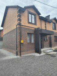 Затишний Таунхаус з ремонтом у популярному районі міста фото 1 Затишний Таунхаус з ремонтом у популярному районі міста фото 1