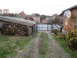 Продається гарний дім, в житловому стані. На ближньому старому місту фото 3 Продається гарний дім, в житловому стані. На ближньому старому місту фото 3