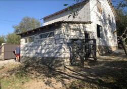 Продаж 2 поверхового будинку з ділянкою на 4 сотки, 100 кв. м, 3 кімнати фото 6 Продаж 2 поверхового будинку з ділянкою на 4 сотки, 100 кв. м, 3 кімнати фото 6