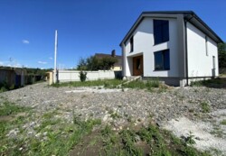 Продається 2-х поверховий будинок, без ремонту. Р-н Пятничани. фото 3 Продається 2-х поверховий будинок, без ремонту. Р-н Пятничани. фото 3