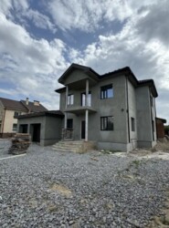 Продається 2-х поверховий будинок в затишному місці. Індивідуальний проект. фото 1 Продається 2-х поверховий будинок в затишному місці. Індивідуальний проект. фото 1