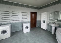 Продається 2-х поверховий будинок площею 370 кв.м. вул. Бучми. Гарний стан. фото 4 Продається 2-х поверховий будинок площею 370 кв.м. вул. Бучми. Гарний стан. фото 4