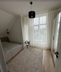 Продаж 3 поверхового будинку з гаражем і ділянкою на 5 соток, 220 кв. м, 4 кімнати. Відмінний стан. фото 3 Продаж 3 поверхового будинку з гаражем і ділянкою на 5 соток, 220 кв. м, 4 кімнати. Відмінний стан. фото 3