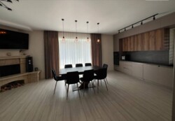 Продається 3-х поверховий таунхаус. Замостянський район. Відмінний стан. 200 кв.м. фото 1 Продається 3-х поверховий таунхаус. Замостянський район. Відмінний стан. 200 кв.м. фото 1