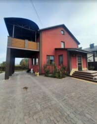 Продаж 2 поверхового будинку з балконом і ділянкою на 7 соток, 213 кв. м, 4 кімнати, на вул. Подільська фото 1 Продаж 2 поверхового будинку з балконом і ділянкою на 7 соток, 213 кв. м, 4 кімнати, на вул. Подільська фото 1