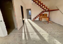 Продається таунхаус без ремонту, площа 180 кв.м. Старе місто. Біля озера. фото 16 Продається таунхаус без ремонту, площа 180 кв.м. Старе місто. Біля озера. фото 16