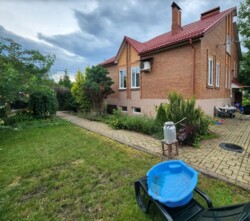 Продається будинок 225 кв.м. 2 поверхи, гарне місце Ленінський район фото 4 Продається будинок 225 кв.м. 2 поверхи, гарне місце Ленінський район фото 4