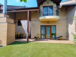 Продається розкішний танхаус з ремонтом. 121 кв. м. площа. с. Пирогово. Все сучасне якісне. фото 2 Продається розкішний танхаус з ремонтом. 121 кв. м. площа. с. Пирогово. Все сучасне якісне. фото 2