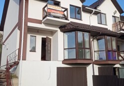 Продається таунхаус без ремонту, площа 180 кв.м. Старе місто. Біля озера. фото 1 Продається таунхаус без ремонту, площа 180 кв.м. Старе місто. Біля озера. фото 1