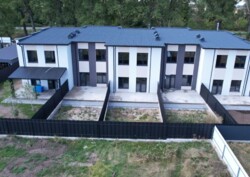 Продаж 2 поверхового таунхауса з ділянкою на 4 сотки, 115 кв. м, 3 кімнати, на шосе Гніванське фото 17 Продаж 2 поверхового таунхауса з ділянкою на 4 сотки, 115 кв. м, 3 кімнати, на шосе Гніванське фото 17