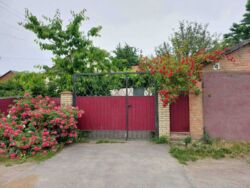 Привабливий будинок у районі Старого міста в гарному житловому стані! фото 2 Привабливий будинок у районі Старого міста в гарному житловому стані! фото 2