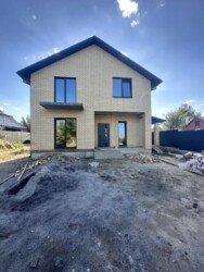 Продається 2-х поверховий будинок в центральній частині міста. Площа 129 кв.м. фото 2 Продається 2-х поверховий будинок в центральній частині міста. Площа 129 кв.м. фото 2