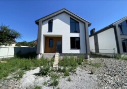 Продається 2-х поверховий будинок, без ремонту. Р-н Пятничани. фото 2 Продається 2-х поверховий будинок, без ремонту. Р-н Пятничани. фото 2