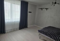 ������ 2 ����������� ������� � �������� � ������� �� 1000 �����, 325 ��. �, 4 ������, �� ���. ����� ���� 20