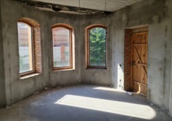 Продається 3-х поверховий будинок, без ремонту, Гніванське шосе. Площа 415 кв.м. фото 1 Продається 3-х поверховий будинок, без ремонту, Гніванське шосе. Площа 415 кв.м. фото 1