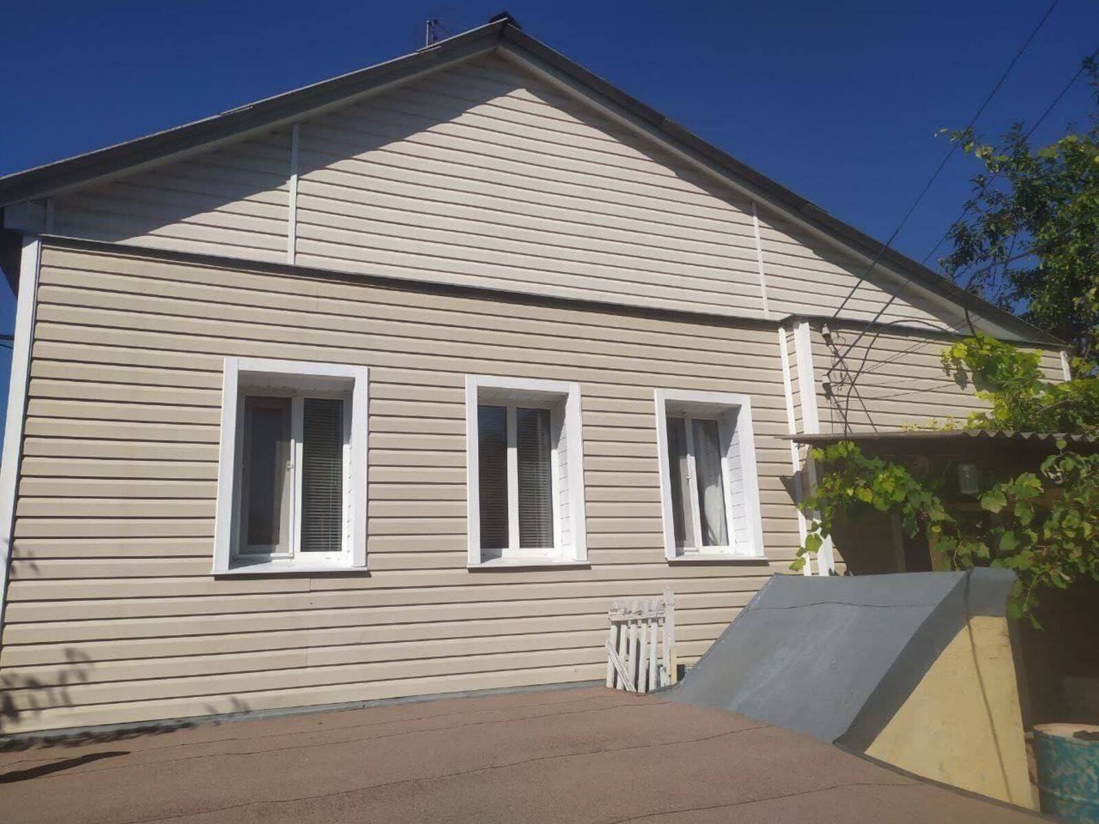 Продаж будинку — вул. Південна (р-н ЦМЛ) фото 1 Продаж будинку — вул. Південна (р-н ЦМЛ) фото 1