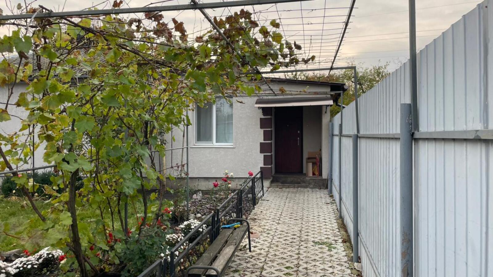 Продаж частини будинку с. Сад фото 1 Продаж частини будинку с. Сад фото 1