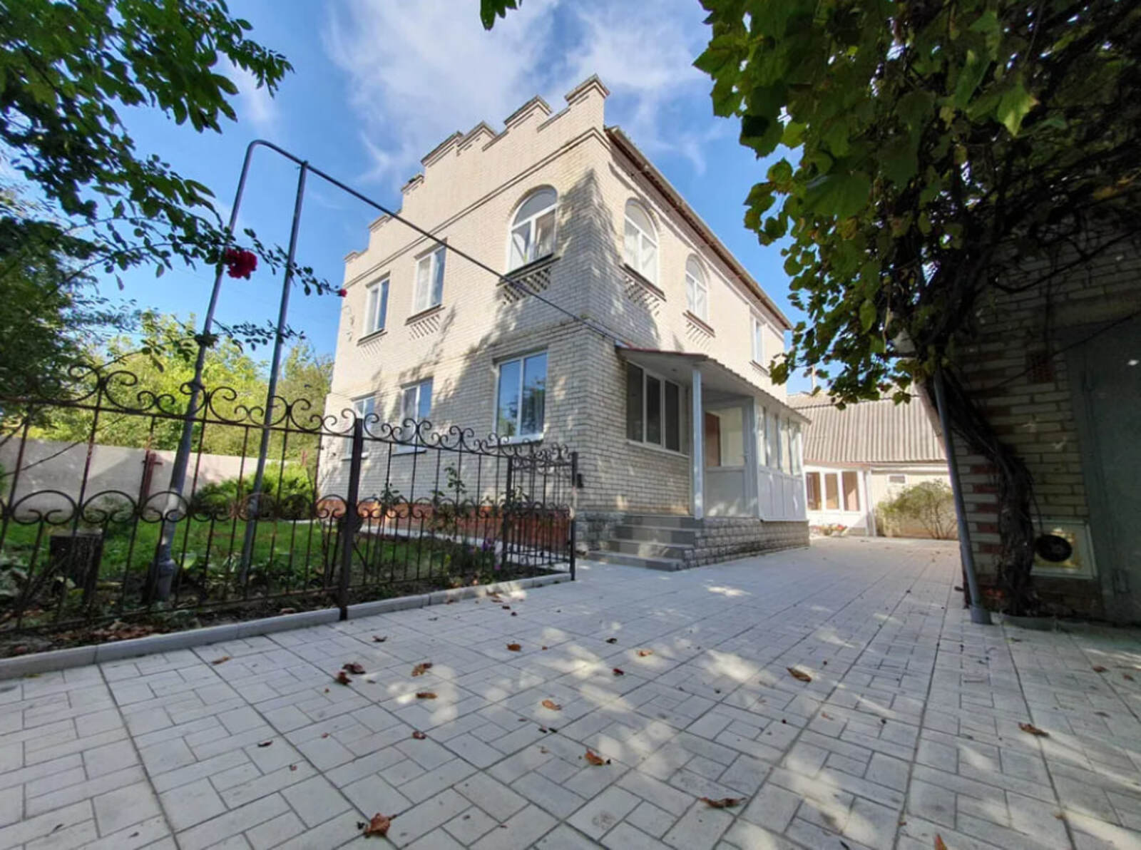Продаж 2поверхового будинку р-н Веретенівки фото 1 Продаж 2поверхового будинку р-н Веретенівки фото 1