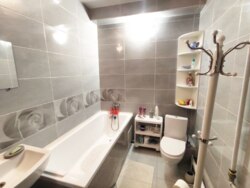 В продажу 2-поверховий будинок з окремим двором + Сауна с бассейном. фото 3 В продажу 2-поверховий будинок з окремим двором + Сауна с бассейном. фото 3