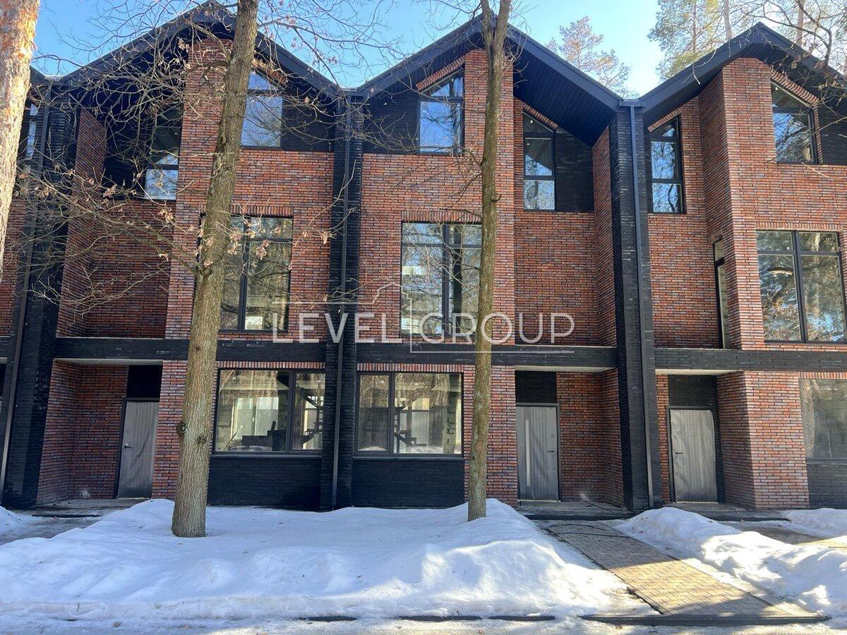 ������������ �������� � ����-������ - ��������� ����! ���. ˳����, 81�, �� �������� Forest Lane ���� 1