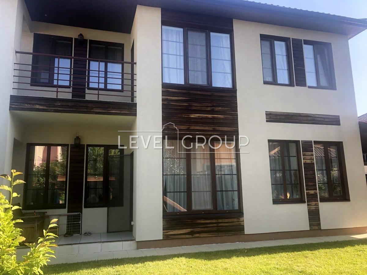 ������� �����-����� �� Family House, �. ����, ������ 28� ���� 1