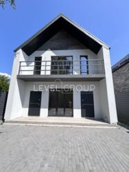 Продаж будинку 185 м2 по вул. Сергія Колоса, 4,5 сотки фото 1 Продаж будинку 185 м2 по вул. Сергія Колоса, 4,5 сотки фото 1