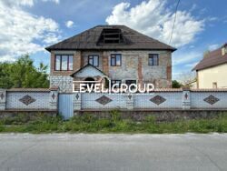 Продається будинок у селі Таценки, по Обухівській трасі. В ЦЕНТРІ СЕЛА. фото 1 Продається будинок у селі Таценки, по Обухівській трасі. В ЦЕНТРІ СЕЛА. фото 1